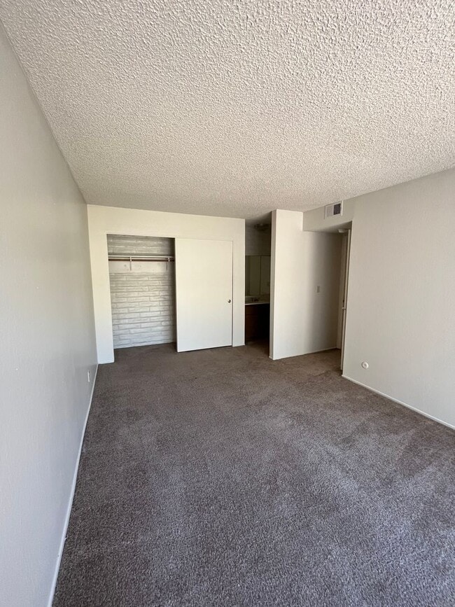 Building Photo - 241 Baja Ave