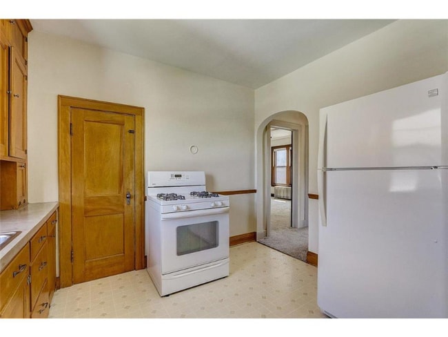 Building Photo - 4218 33rd Ave S