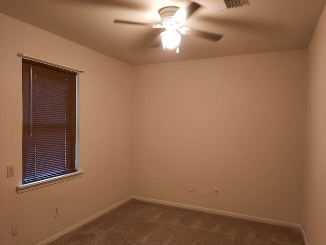 Building Photo - 266 E Dudley Dr