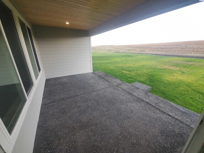Building Photo - Brand New South Orchard Subdivision Rental