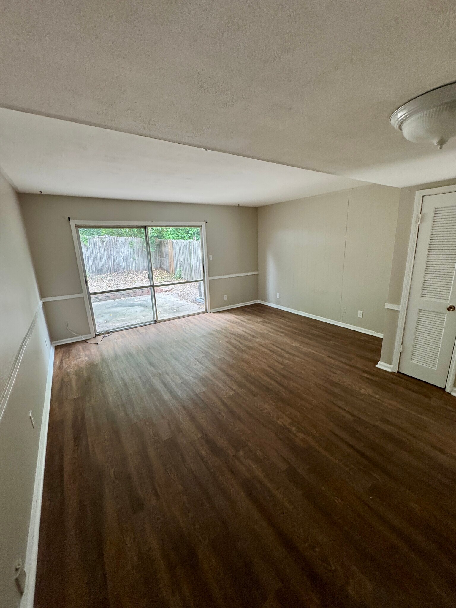 Building Photo - 156 Kenmore Pl