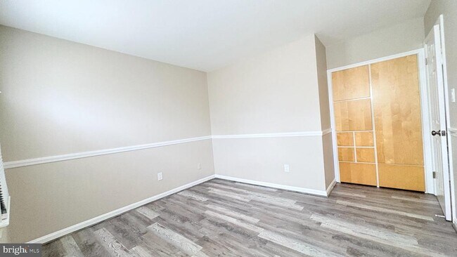 Building Photo - 2174 Mayflower Dr