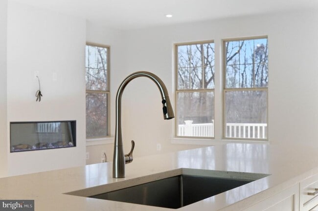 Building Photo - 1011 Venifena Terrace SE