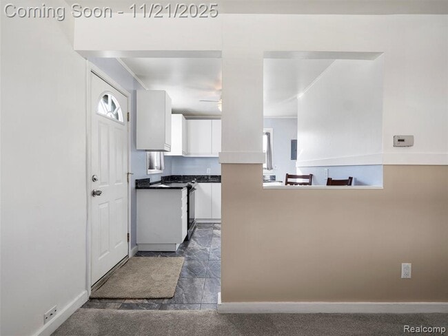 Building Photo - 1320 E Goulson Ave