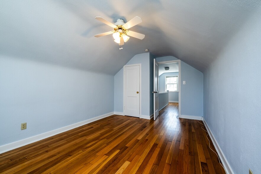 Building Photo - 511 Donna Dr