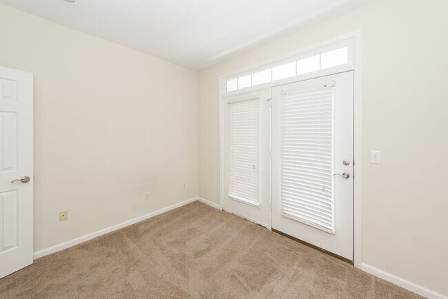 Building Photo - 2 Bedroom 1 Bath Condo in Concord West of the Ashely - West Ashley