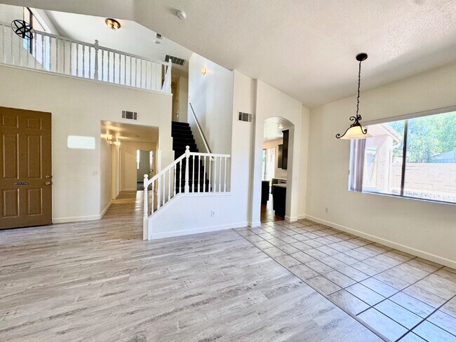 Building Photo - Spacious 4BD/3BA NLV Home with Downstairs ...