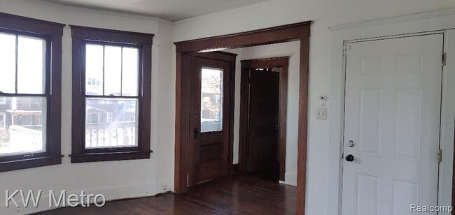 Building Photo - 1076 N Rademacher St