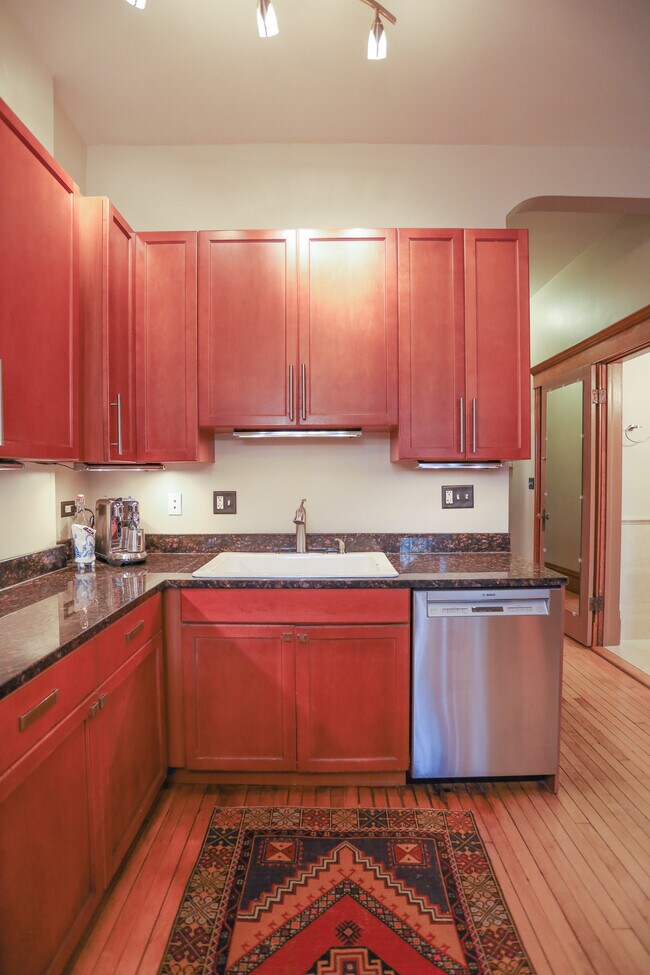 Kitchen - 1125 N Damen Ave