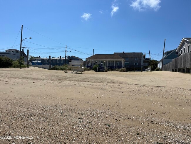 Building Photo - 203 Shore Dr