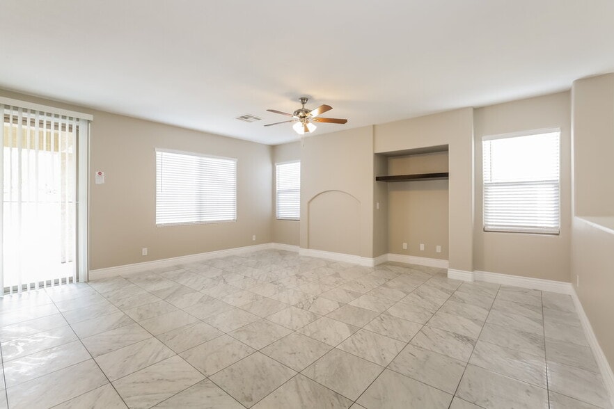 Building Photo - 196 Broken Putter Way