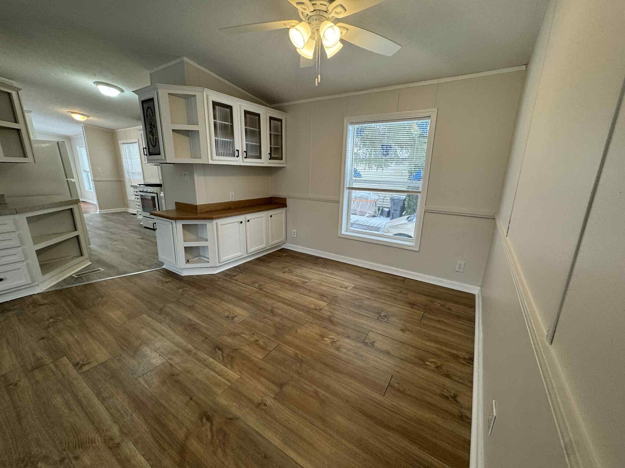 Building Photo - 2020 Marmoor Dr