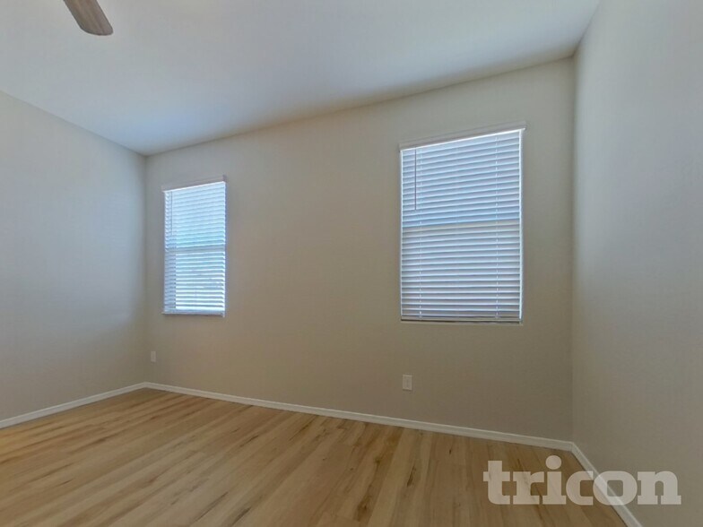Building Photo - 31062 W Mulberry Dr