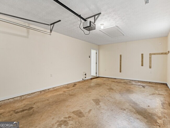 Building Photo - 520 Butler Bridge Dr