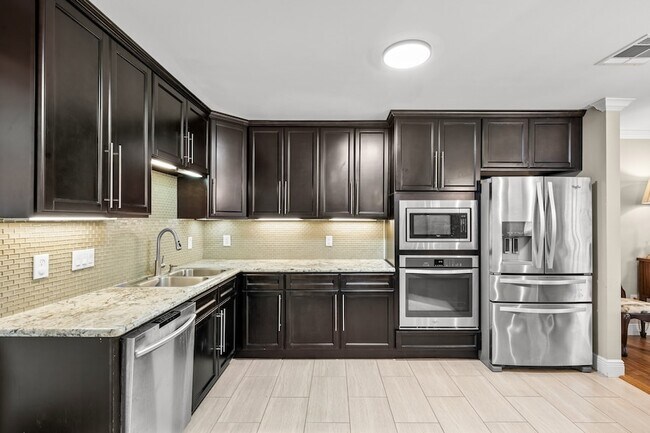 Building Photo - 43 Hickory Oak Dr