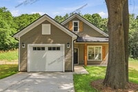 Building Photo - 209 Poplar Ln
