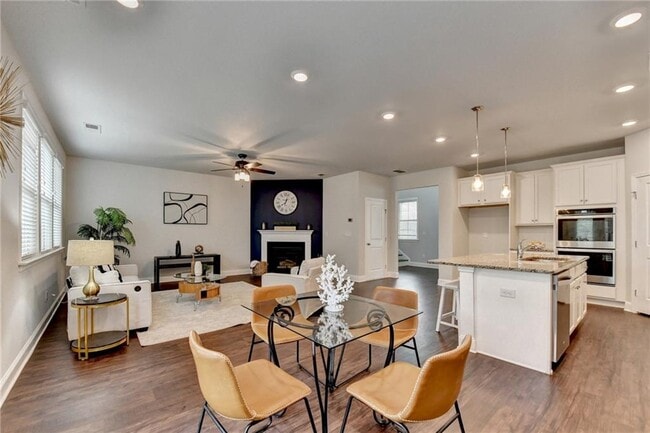 Building Photo - 2017 Yvette Wy