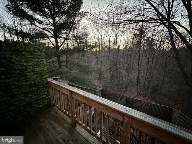 Building Photo - 502 Greenhill Ct