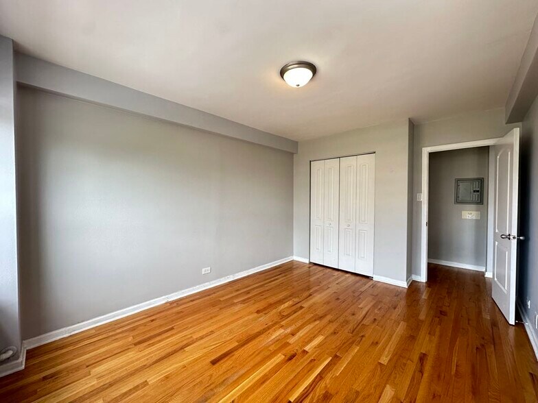 Building Photo - 4180 N Marine Dr