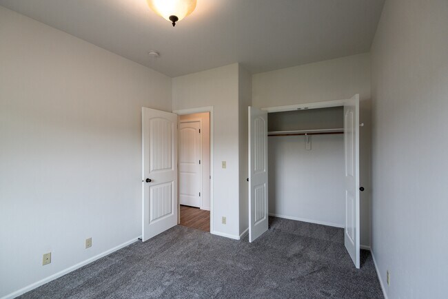 Building Photo - 2743 Spruce Dr