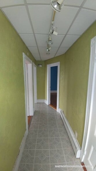 Building Photo - 103 Leyden St