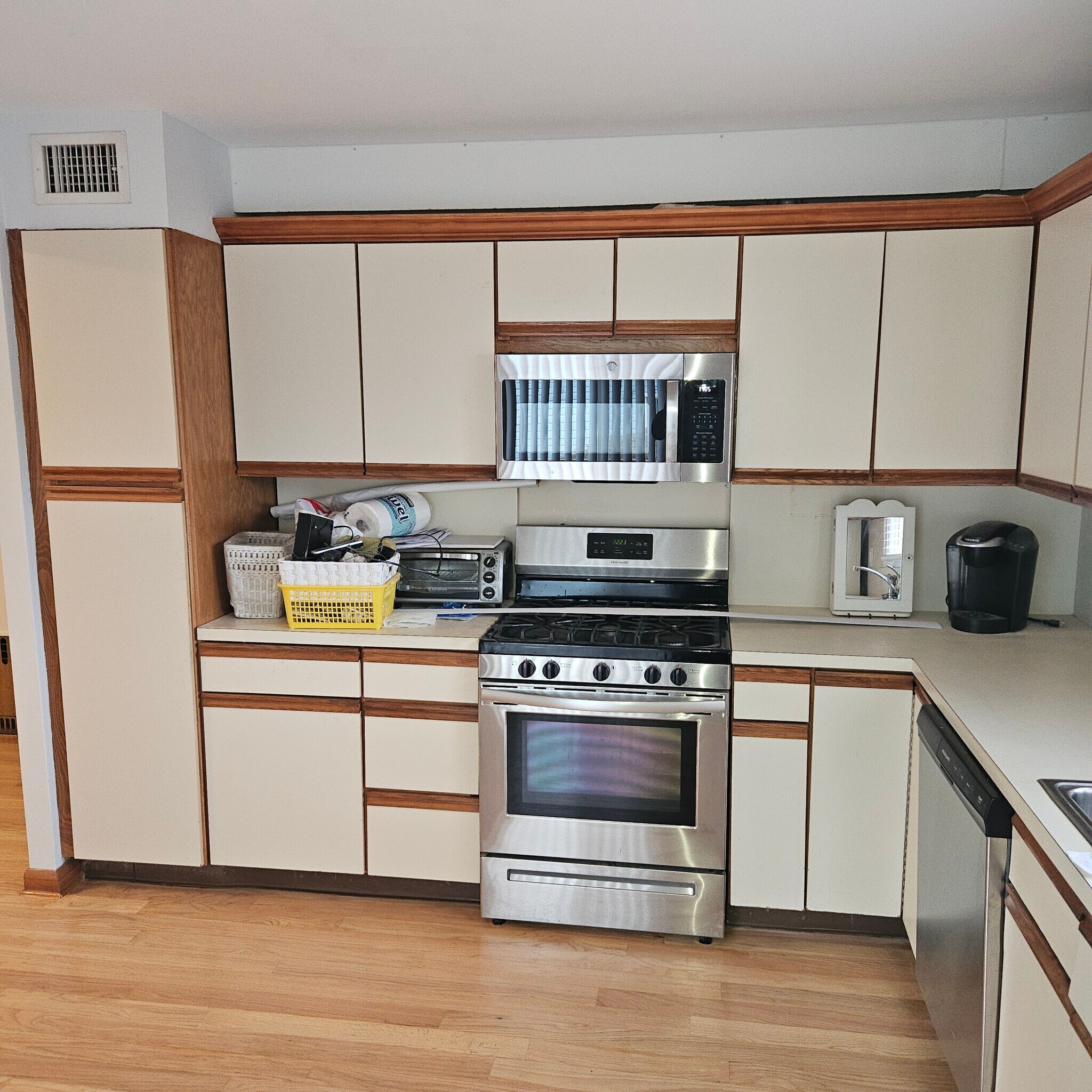 SS APPLIANCES - 109 Rockwell St