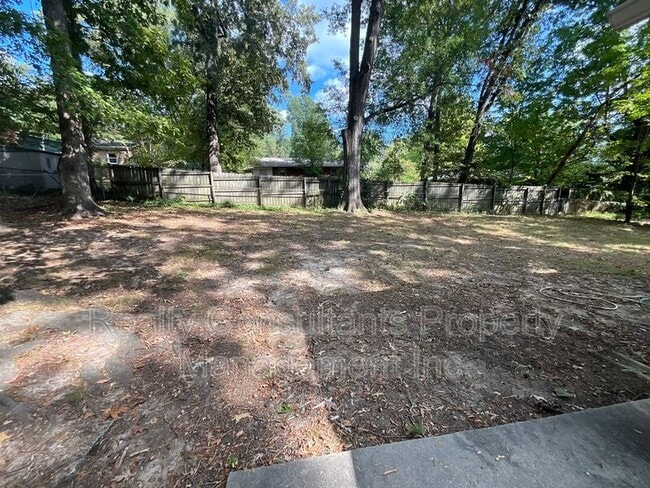 Building Photo - 2706 Wynnewood Dr