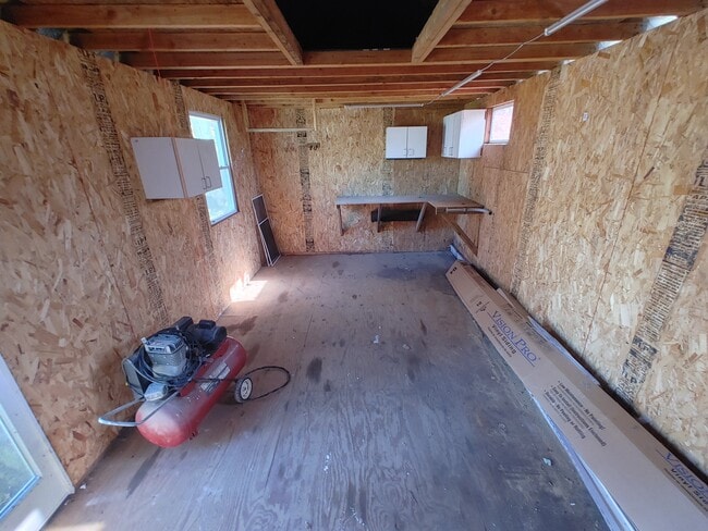 Building Photo - 15 Stock Pl