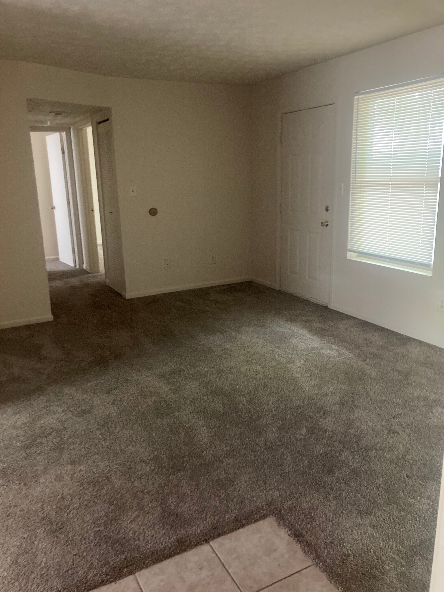 Building Photo - 1127 Bloomfield Rd