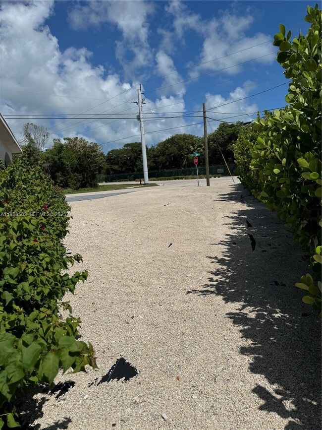 Building Photo - 1301 Grouper Dr