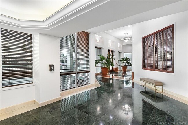 Building Photo - 8600 S Ocean Dr