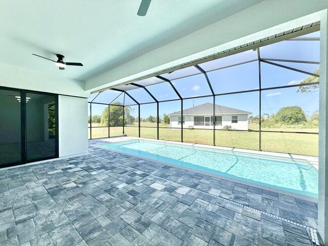 Building Photo - 20 Coxswain Dr