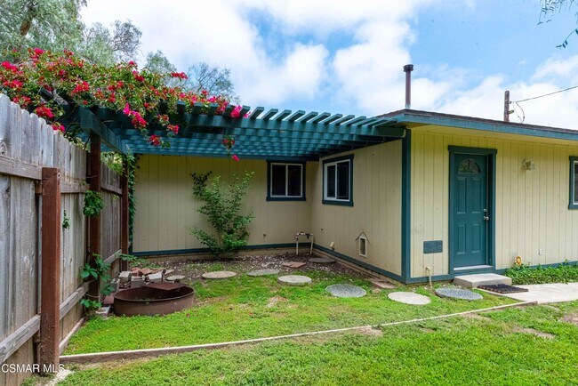 Building Photo - 641 W La Loma Ave