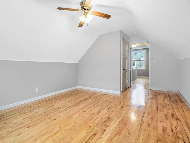 Building Photo - Charming 3BR in SE Grand Rapids