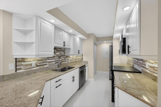 Building Photo - 3000 N Ocean Dr