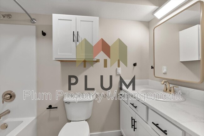 Building Photo - 705 Cleveland St