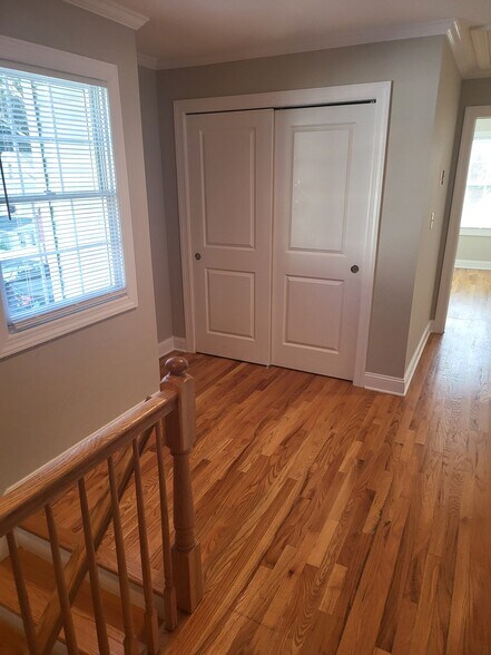 Building Photo - 36 W Hanover Ave