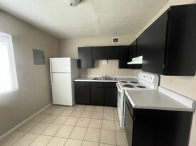 2bd/1ba - Presidio Apartments