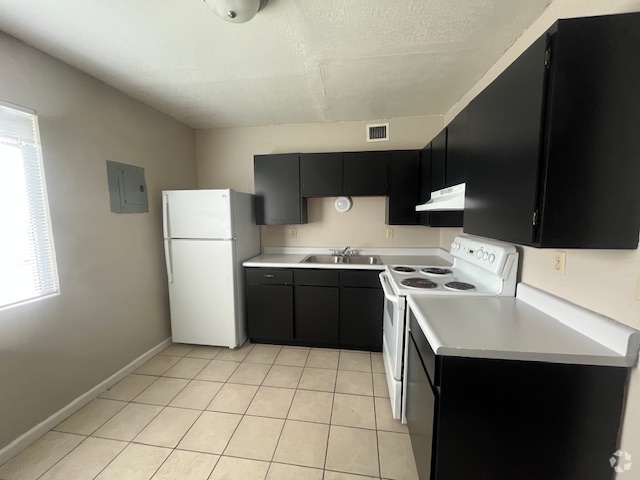 2bd/1ba - Presidio Apartments