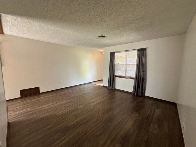 Building Photo - 4720 Spiva Dr