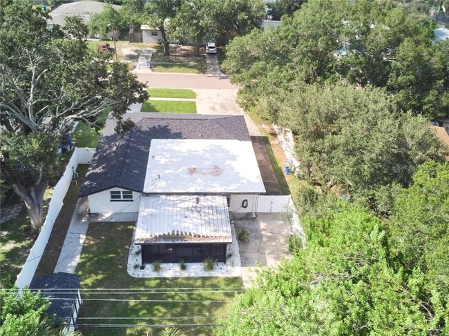 Building Photo - 580 73rd Ave N