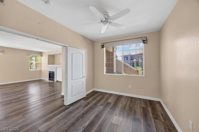 Building Photo - 9901 Trailwood Dr