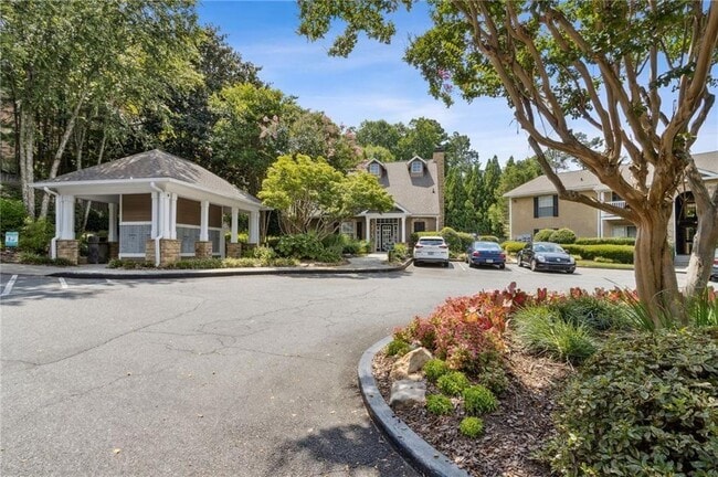 Building Photo - 3155 7 Pines Ct NW