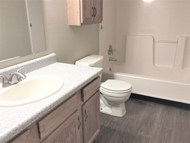 Building Photo - 8018 Bitternut Dr