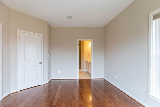 Building Photo - 2909 Chancellor's Way NE
