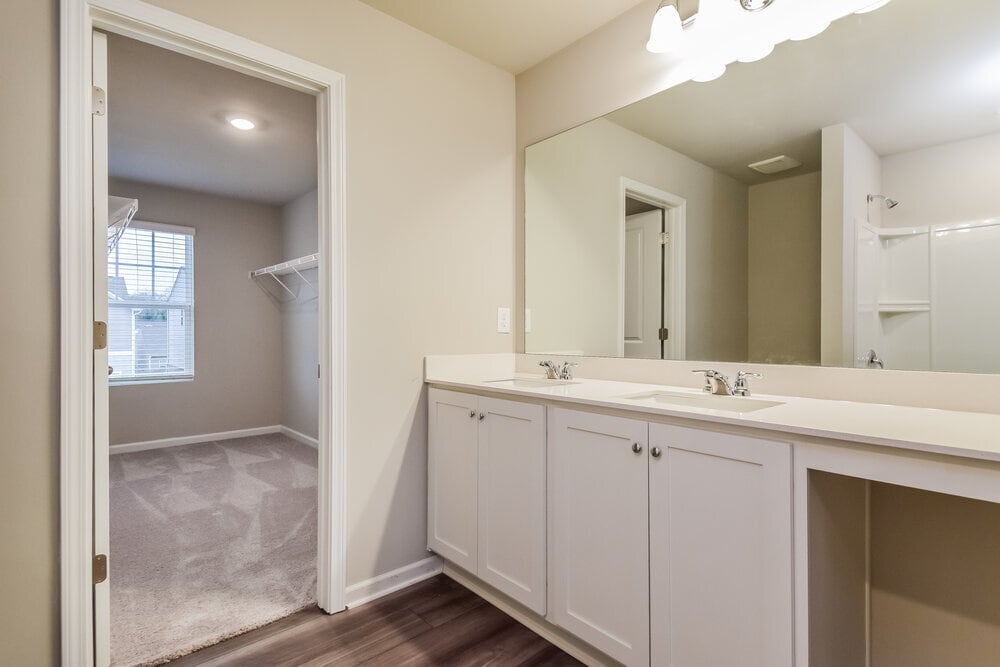 Building Photo - 525 Knightsbridge Ln