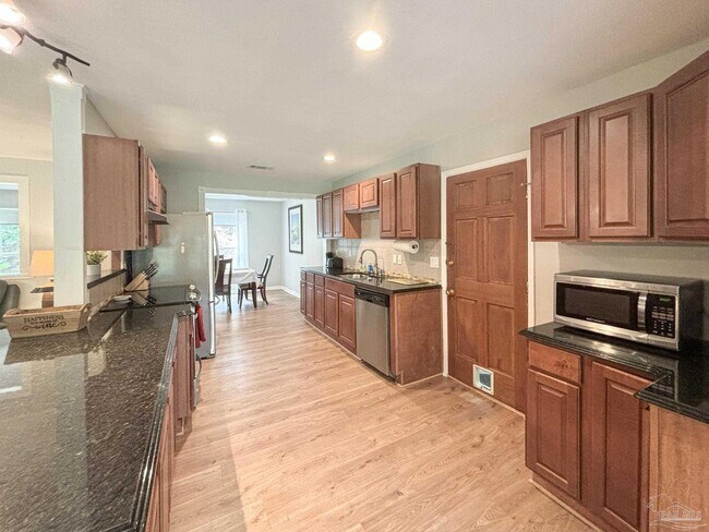 Building Photo - 12442 Airblanc Dr