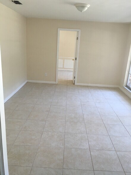 Building Photo - 3986 Edidin Dr