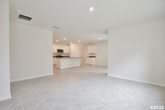 Building Photo - Modern 4/2 Home in Sanford with Open Concept Living and 2 Car Garage!