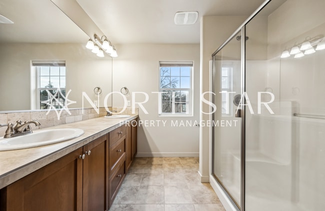 Building Photo - Vaulted Ceilings, Modern Finishes & Easy Living